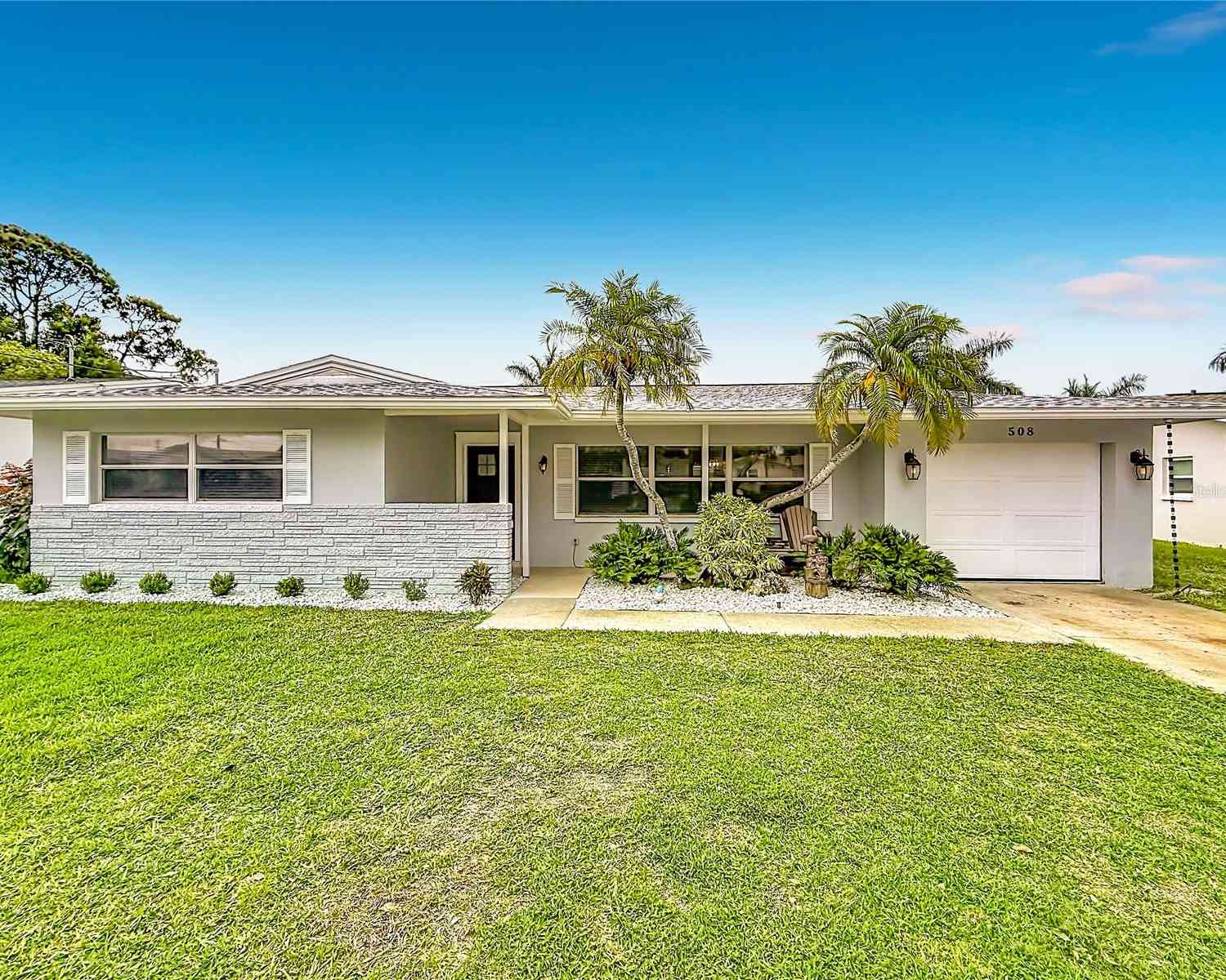 Homes For Sale - 508 Shore Drive<br/> Pinellas County, LARGO, FL 33771