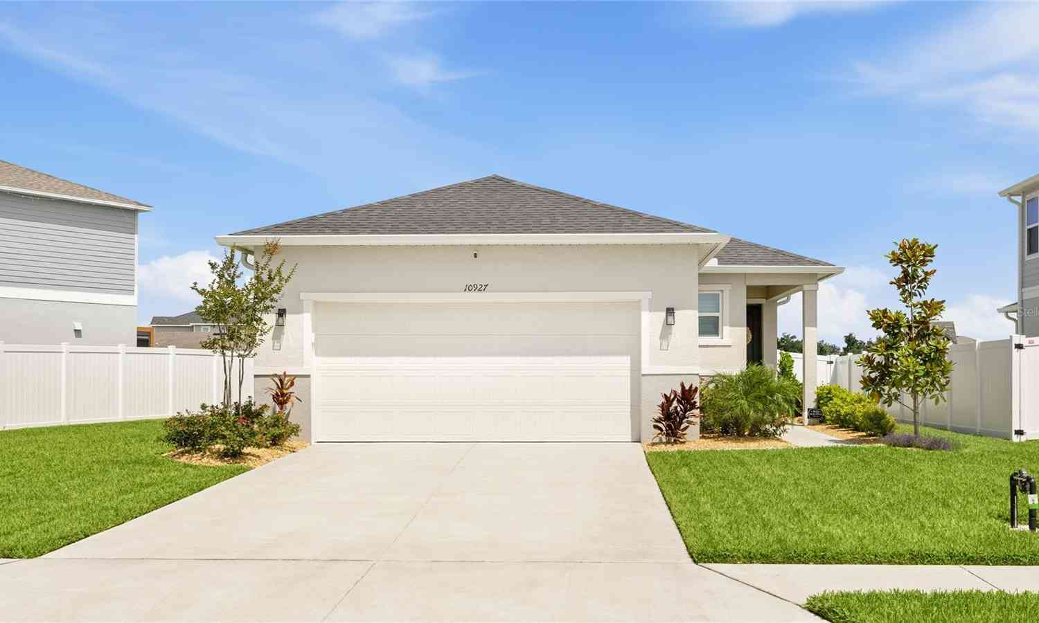 Homes For Sale - 10927 Bluestem Cove<br/> PARRISH, FL 34219