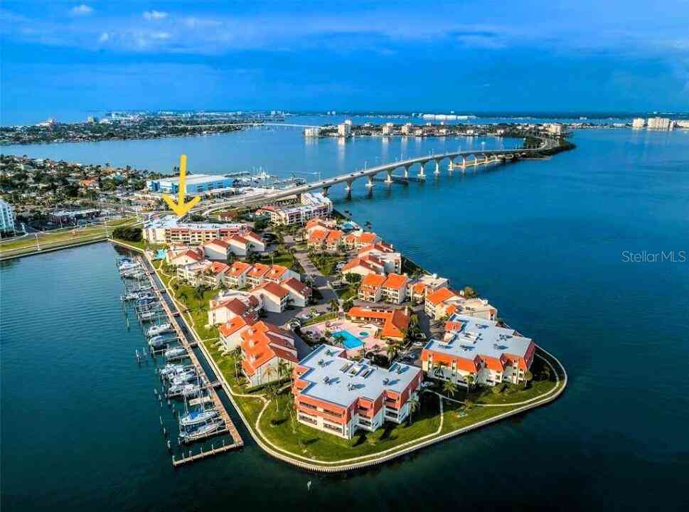 Condo For Sale - 106 1st Street #215<br/> Pinellas County, Saint Petersburg, FL 33715