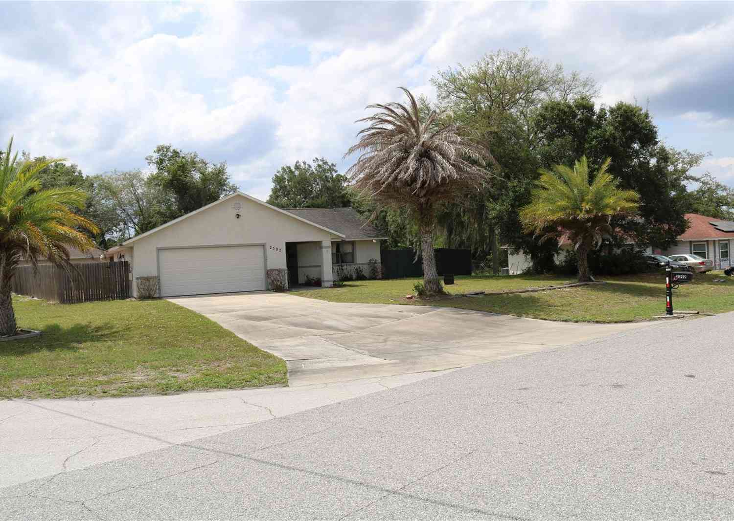 Homes For Sale - 2392 Brimhall Court<br/> DELTONA, FL 32738