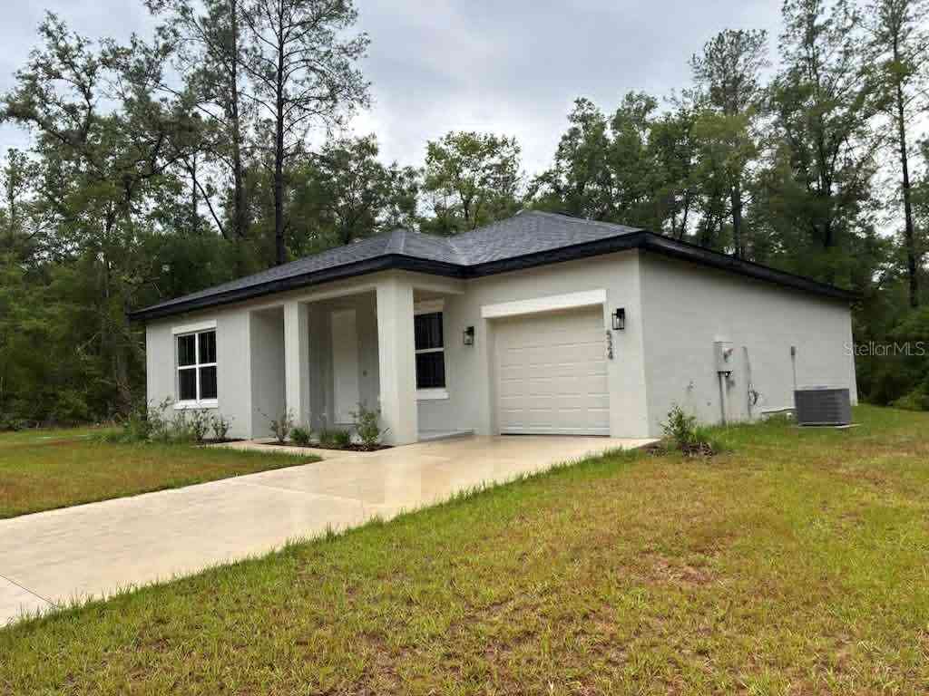 Homes For Sale - 524 E Avondale Drive<br/> DUNNELLON, FL 34434