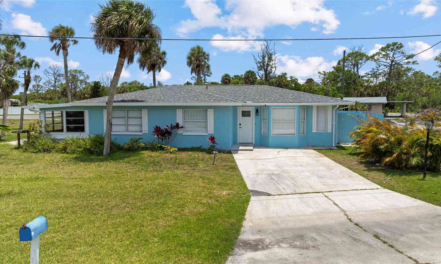 Homes For Sale - 112 Rose Street<br/> VENICE, FL 34293
