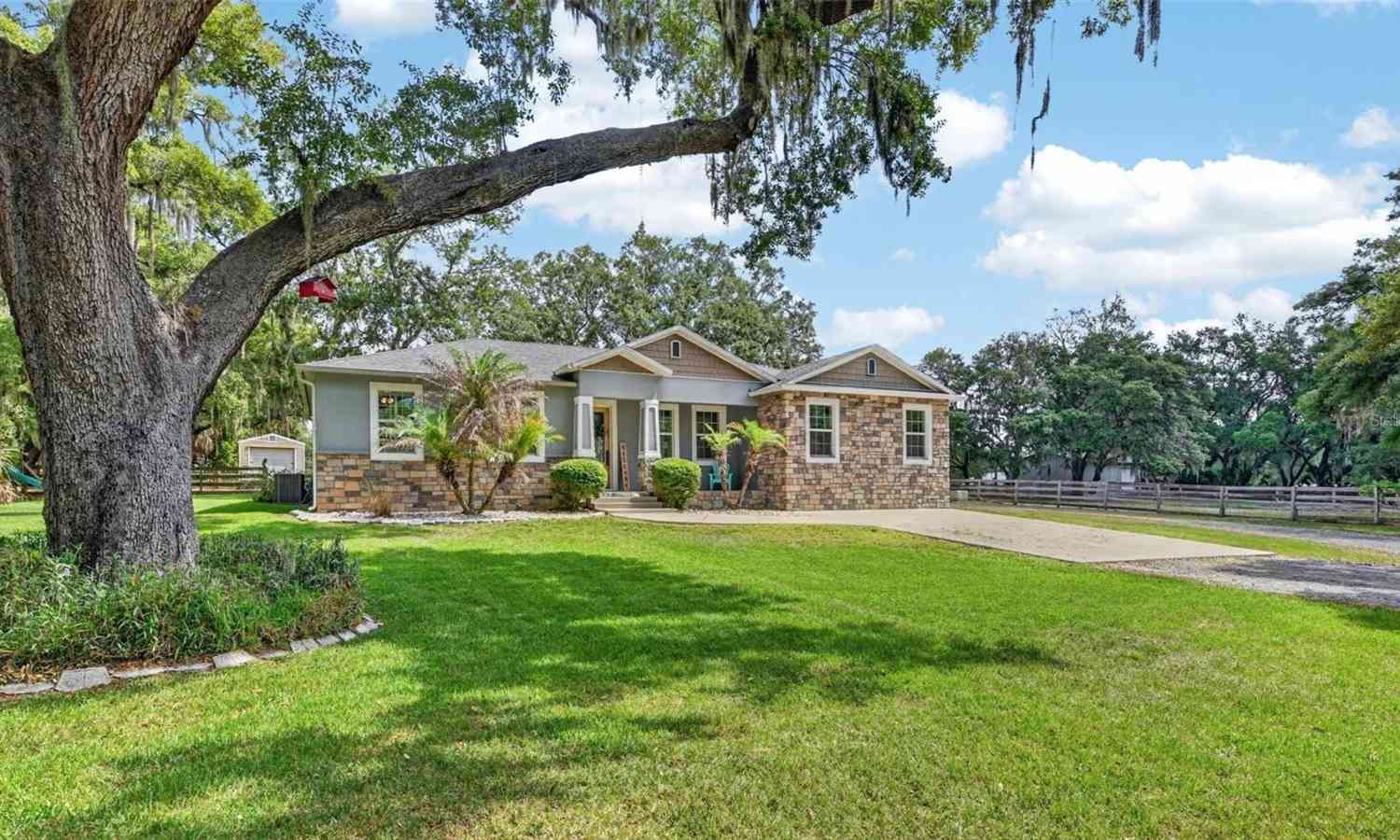 Homes For Sale - 13008 Shadow Run Boulevard<br/> RIVERVIEW, FL 33569