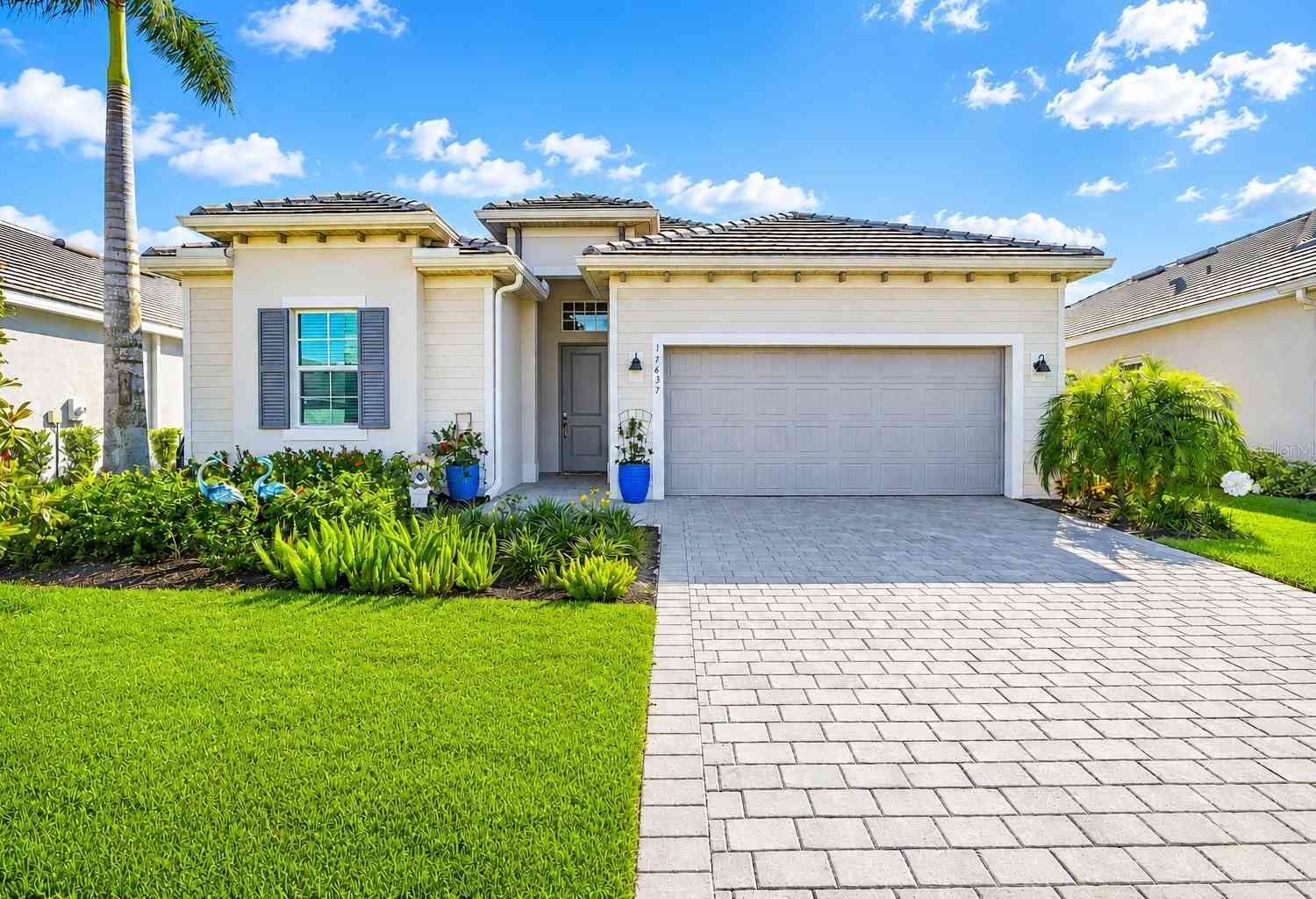 Homes For Sale - 17637 Santorini Court<br/> VENICE, FL 34293