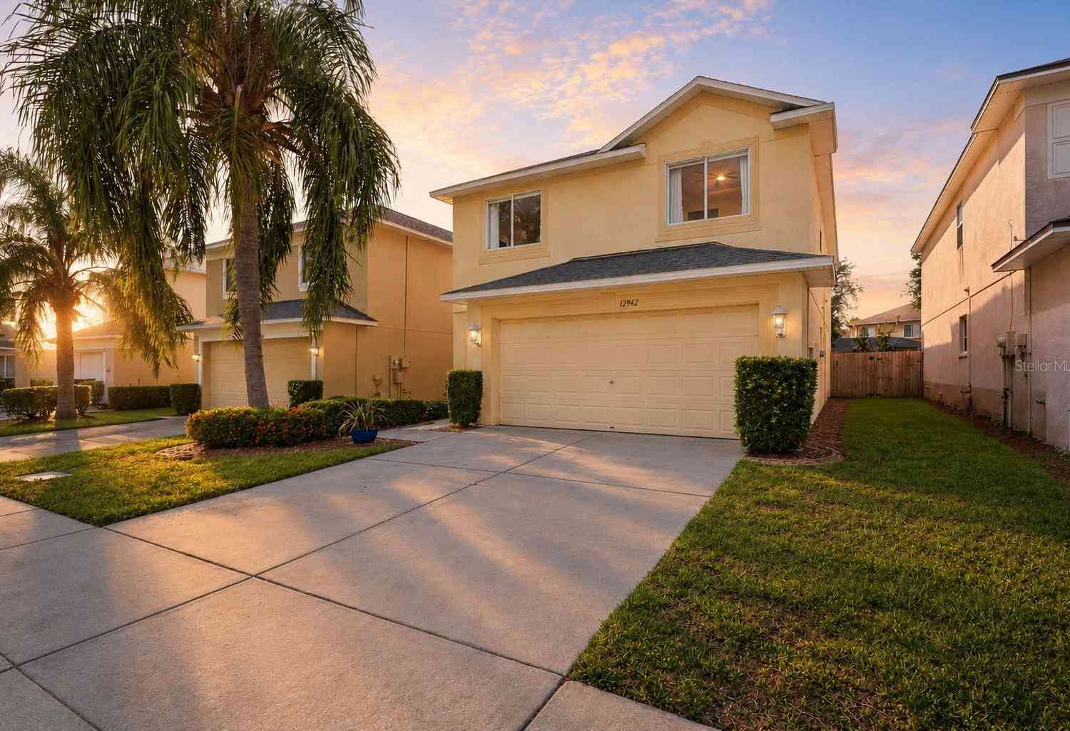 Homes For Sale - 12942 Fennway Ridge Drive<br/> RIVERVIEW, FL 33579