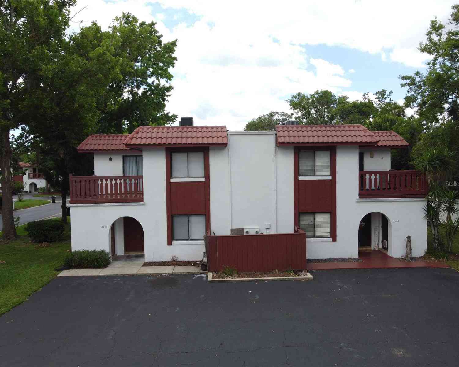 Townhouse For Sale - 2118 Oak Meadow Circle<br/> SOUTH DAYTONA, FL 32119
