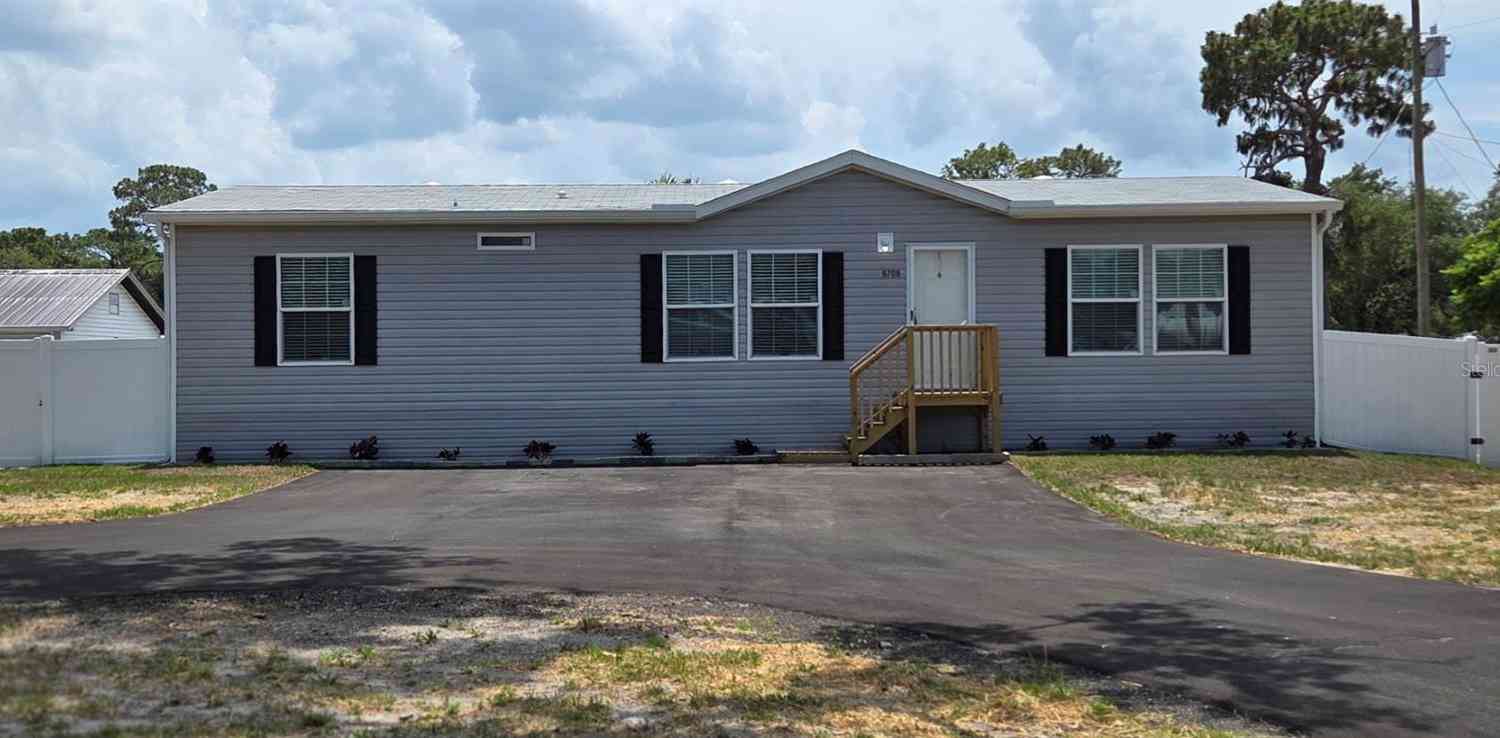 Mobile Home For Sale - 9708 Andy Drive<br/> HUDSON, FL 34669
