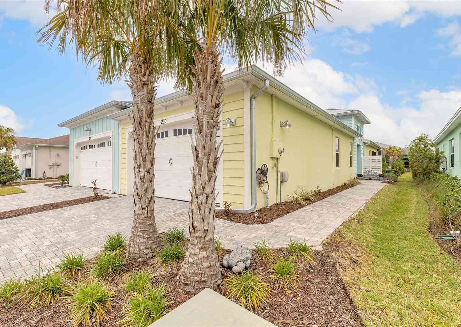 Villa For Sale - 230 Sand Bar Lane<br/> DAYTONA BEACH, FL 32124