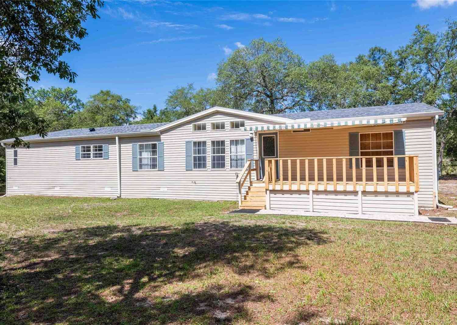 Mobile Home For Sale - 14221 Hurricane Drive<br/> WEEKI WACHEE, FL 34614