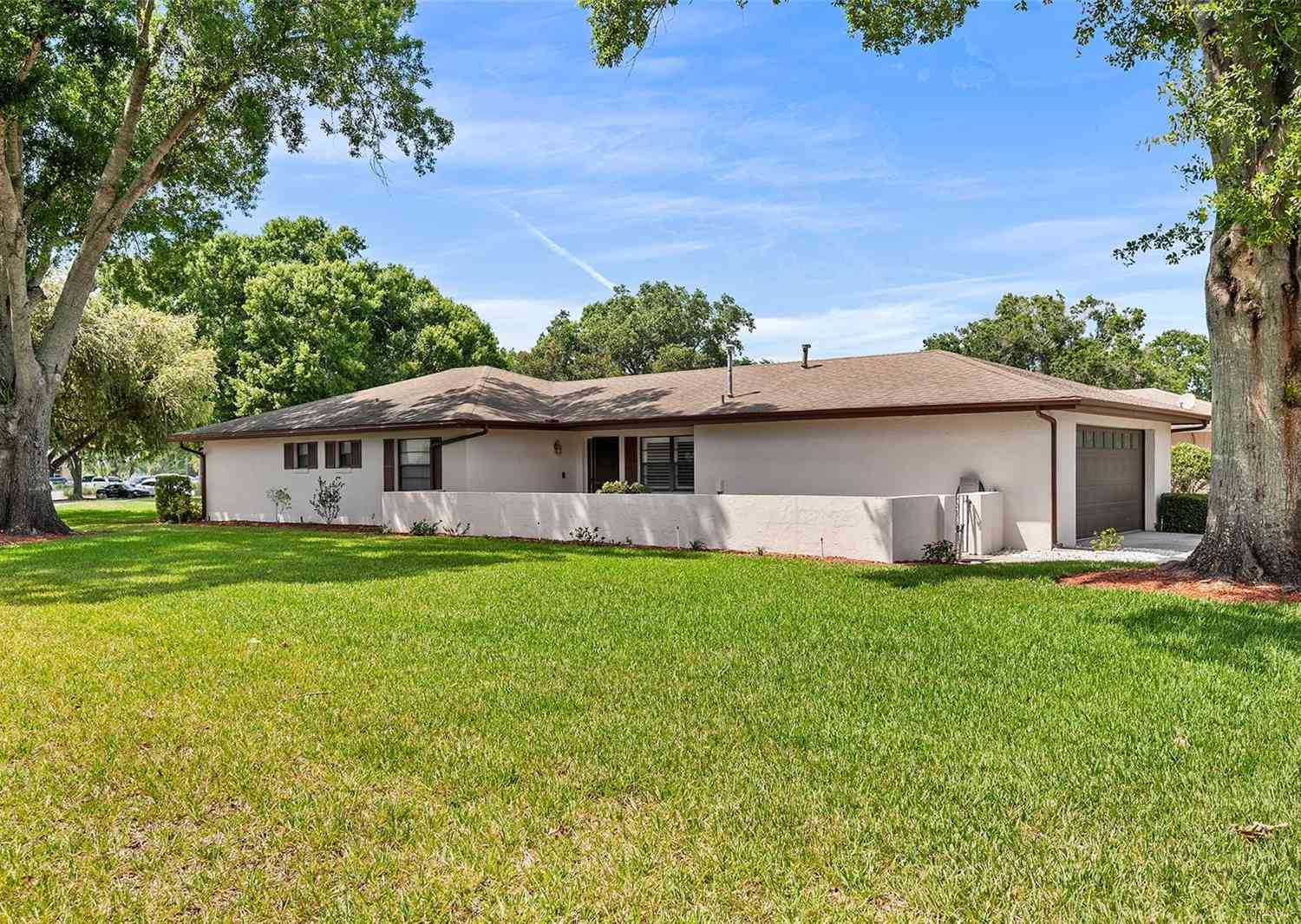 Homes For Sale - 634 Wexford Court<br/> WINTER HAVEN, FL 33884