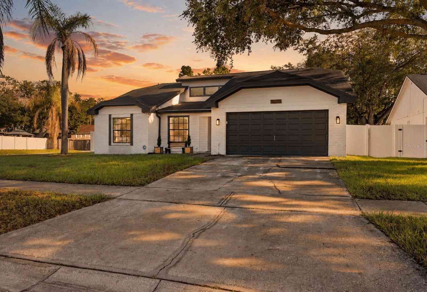 Homes For Sale - 12202 Wildbrook Drive<br/> RIVERVIEW, FL 33569