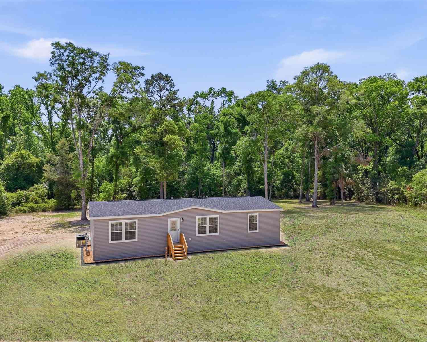 Mobile Home For Sale - 672 SW Newark Drive<br/> Columbia County, FORT WHITE, FL 32038