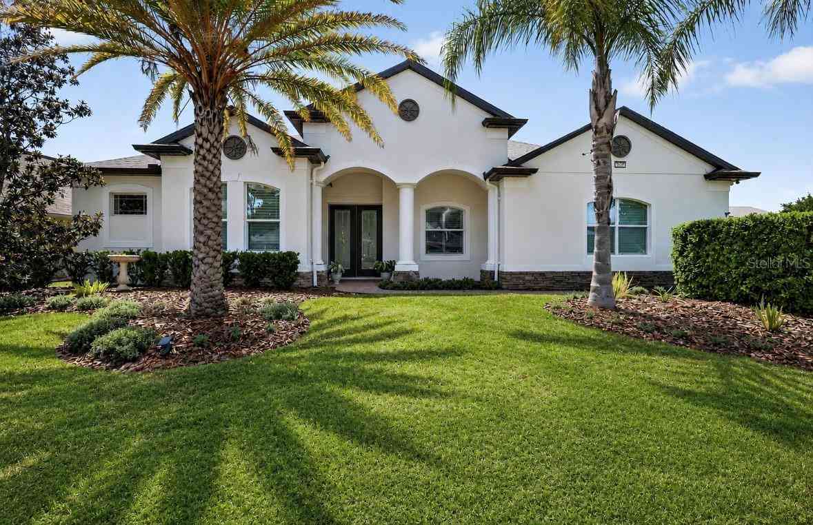 Homes For Sale - 8237 Bridgeport Bay Circle<br/> MOUNT DORA, FL 32757