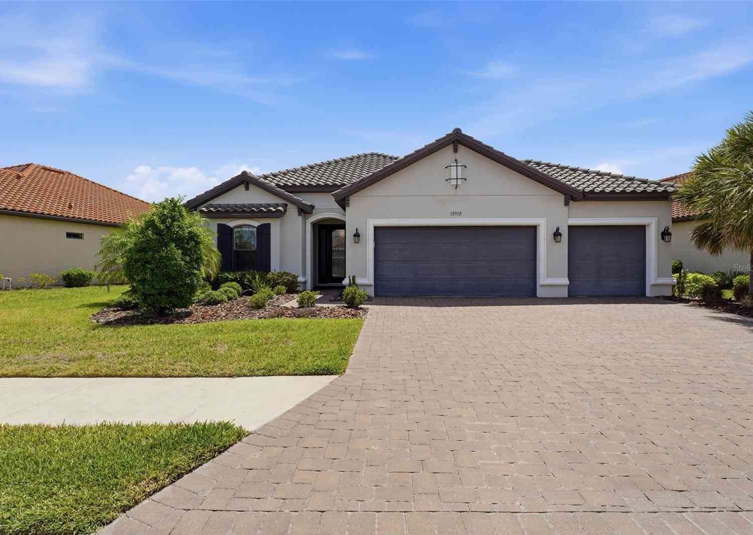 Homes For Sale - 10912 Seasons Way<br/> PALMETTO, FL 34221