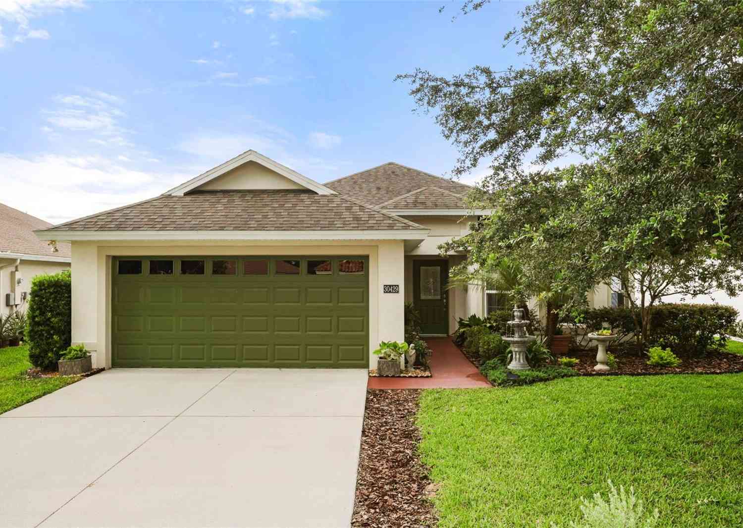 Homes For Sale - 30429 Island Club Drive<br/> Lake County, TAVARES, FL 32778