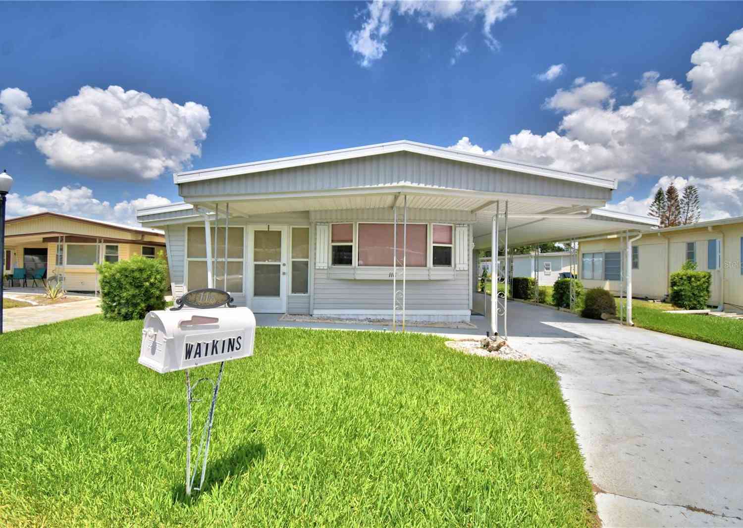Mobile Home For Sale - 118 Paradise Lane<br/> AUBURNDALE, FL 33823
