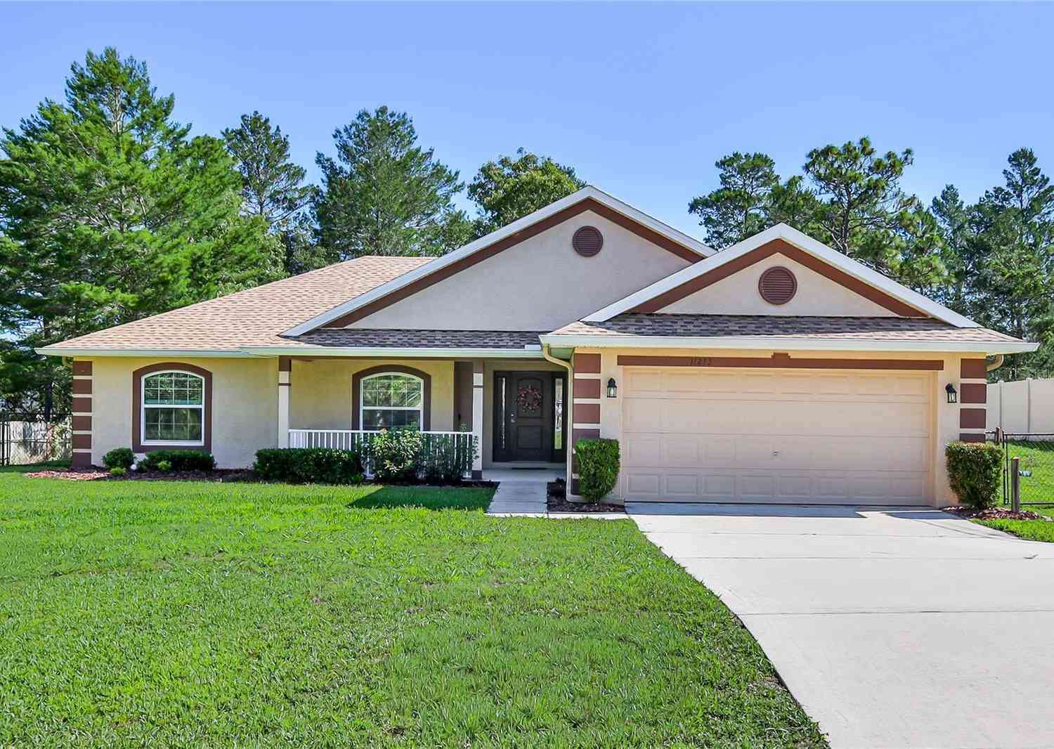 Homes For Sale - 11213 Flock Avenue<br/> WEEKI WACHEE, FL 34613