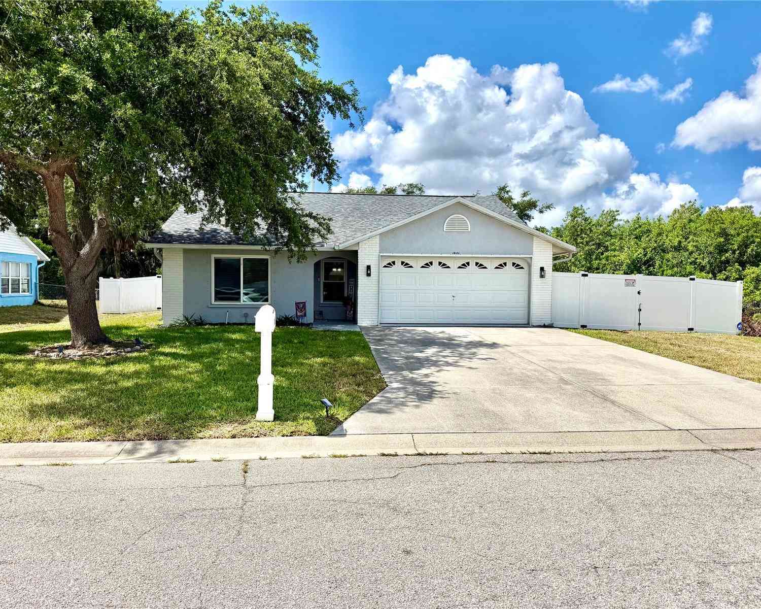 Homes For Sale - 1801 14th Street<br/> PALMETTO, FL 34221