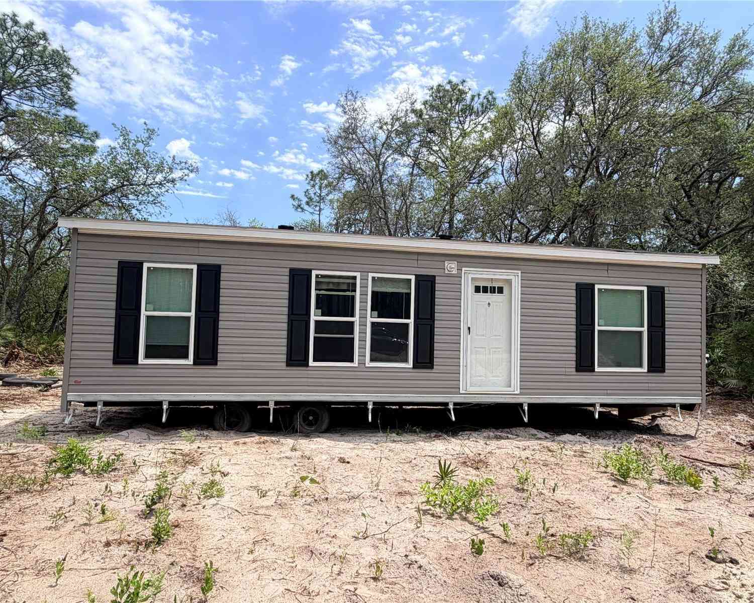 Mobile Home For Sale - 205 Hudson Street<br/> INTERLACHEN, FL 32148