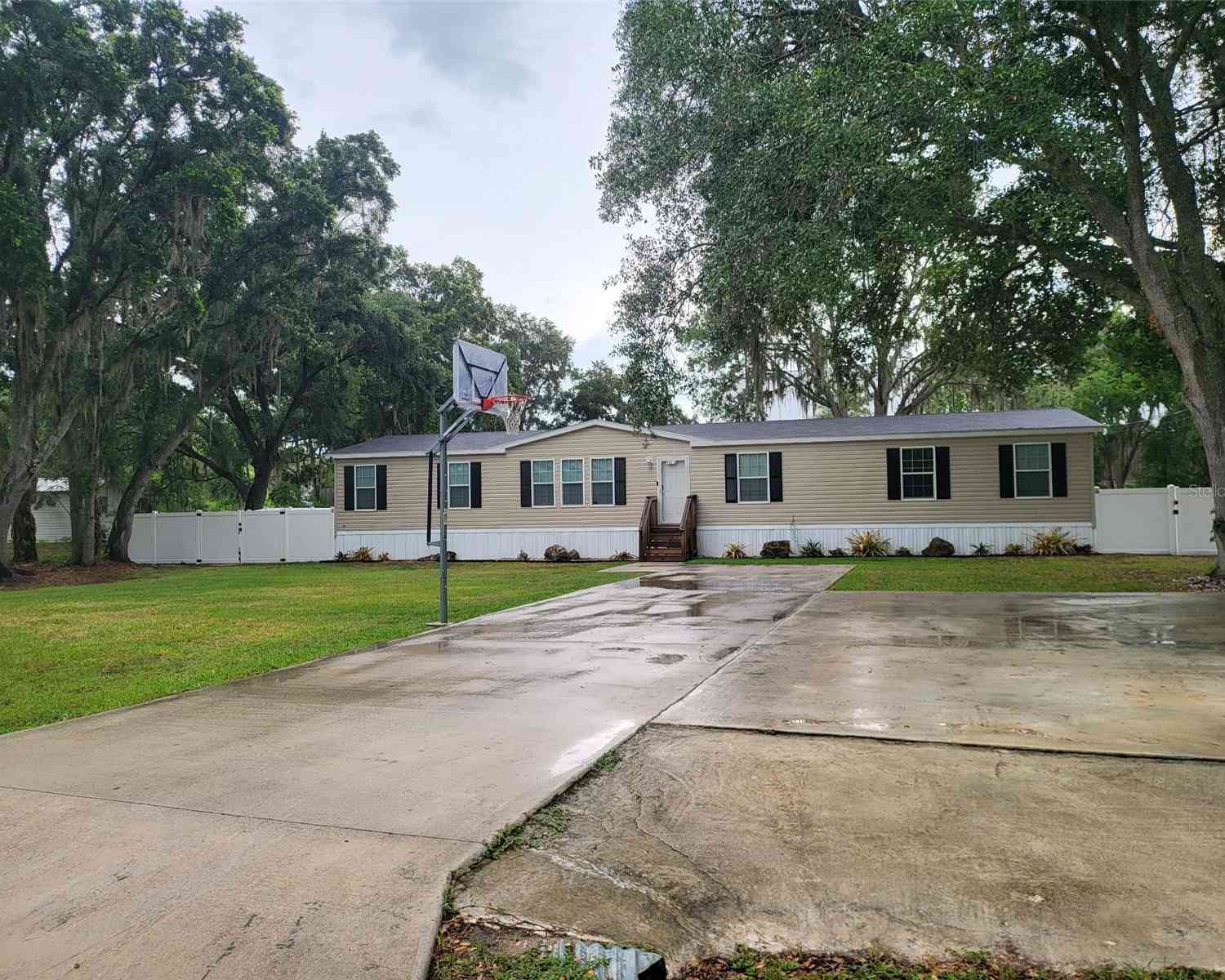 Mobile Home For Sale - 8915 Hammock Loop, Polk City, Fl 33868<br/> POLK CITY, FL 33868