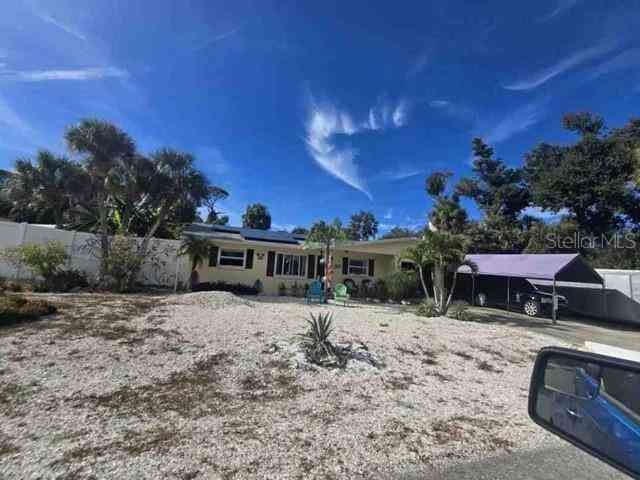 Homes For Sale - 2426 Wisteria Road<br/> VENICE, FL 34293