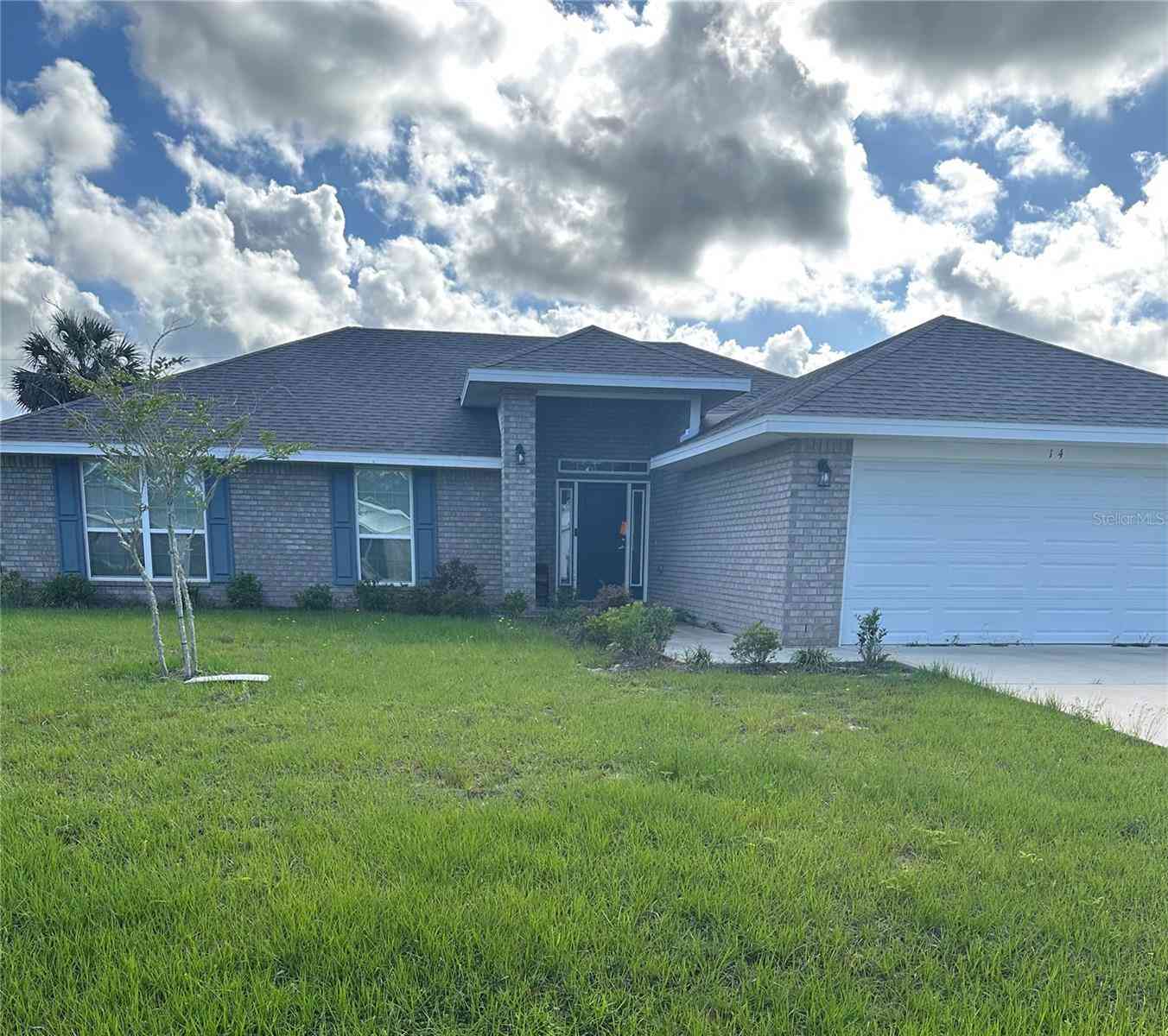 Homes For Sale - 14 Primrose Lane<br/> PALM COAST, FL 32164