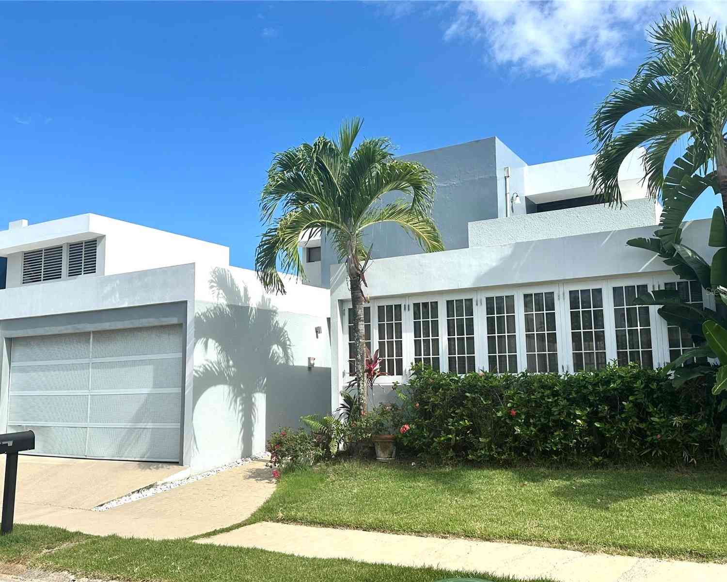 Homes For Sale - MANSIONES REALES Principe De Asturias<br/> GUAYNABO, PR 00969