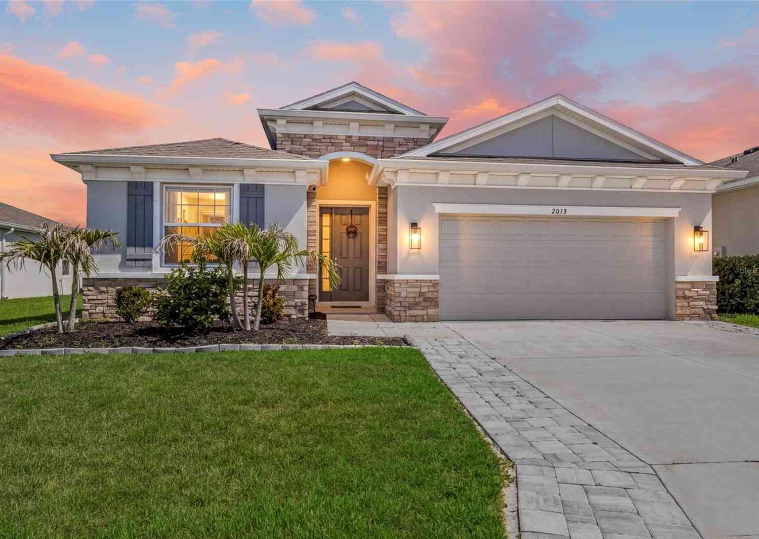 Homes For Sale - 2013 Midnight Pearl Drive<br/> SARASOTA, FL 34240