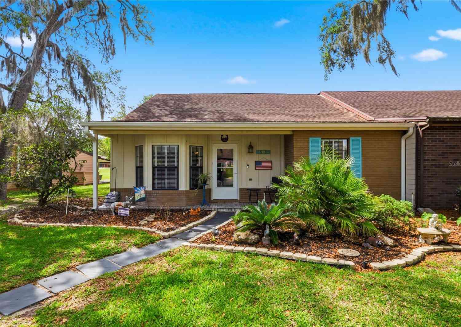 Homes For Sale - 35086 Whispering Oaks Boulevard<br/> Hernando County, DADE CITY, FL 33523