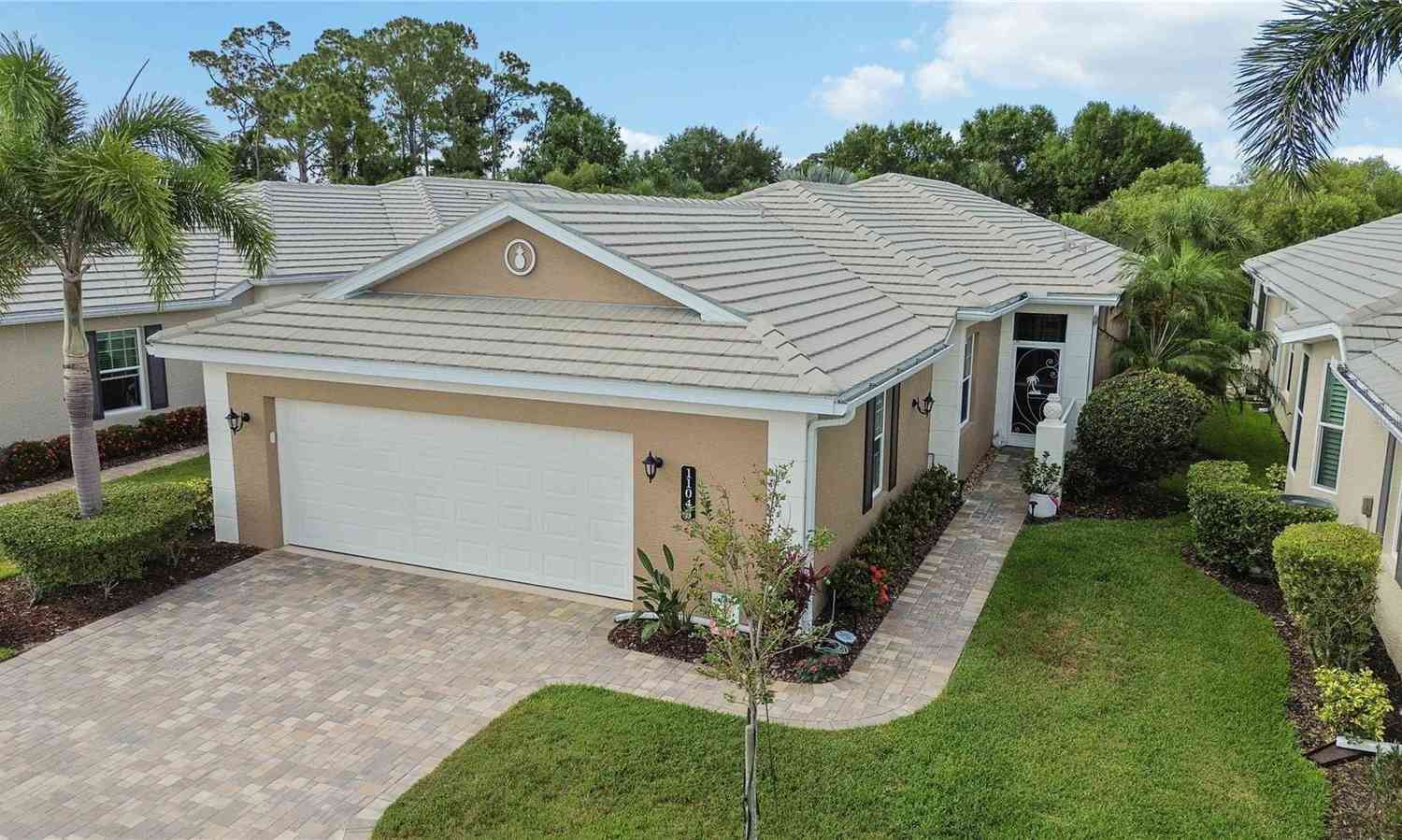 Homes For Sale - 11045 Barnsley Drive #11045<br/> VENICE, FL 34293