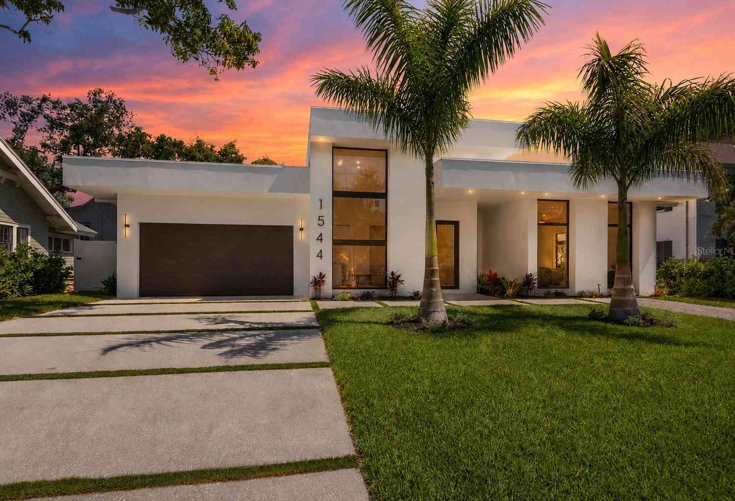 Homes For Sale - 1544 3rd Avenue<br/> BRADENTON, FL 34205