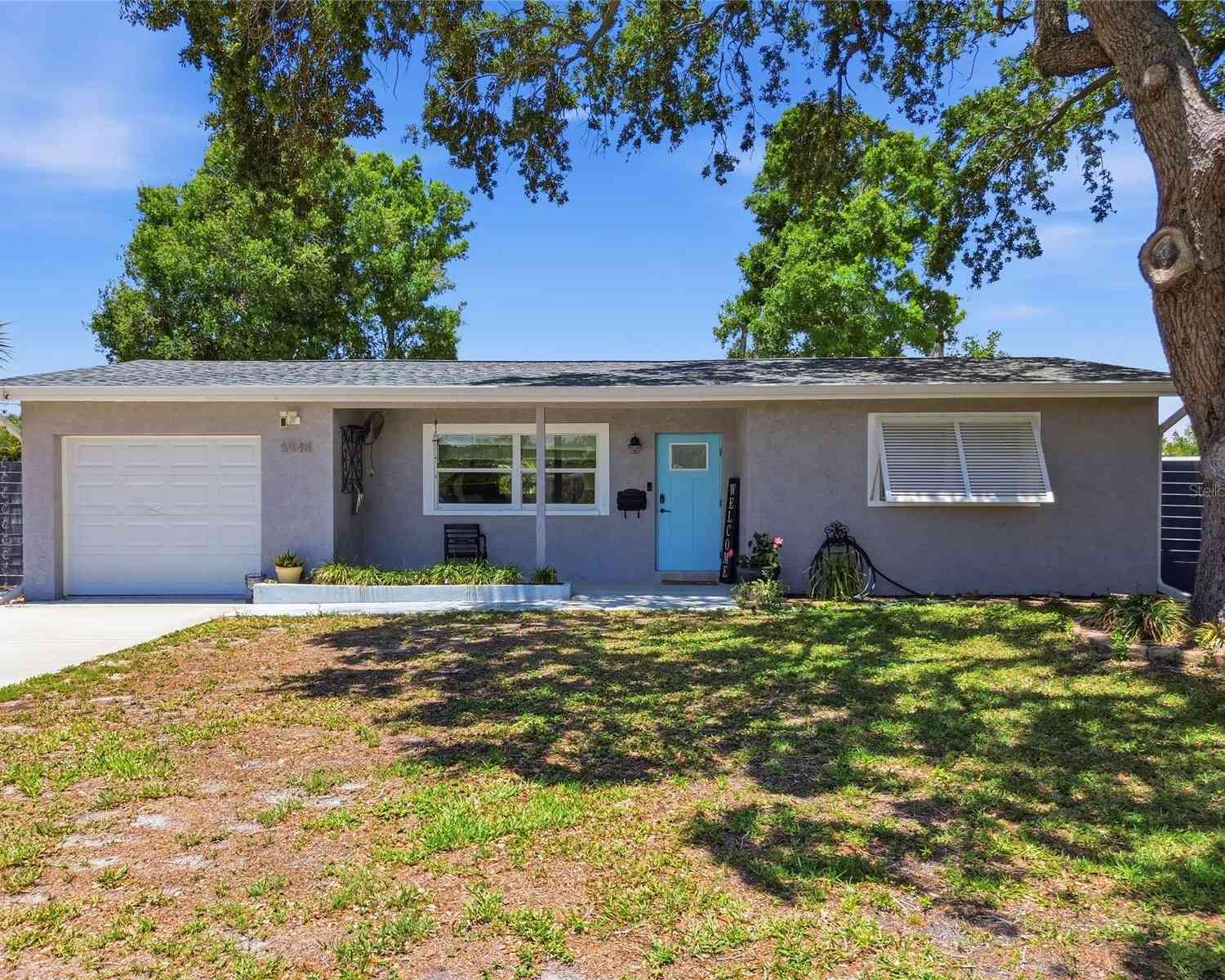 Homes For Sale - 5548 Cedar Street<br/> Pinellas County, Saint Petersburg, FL 33703