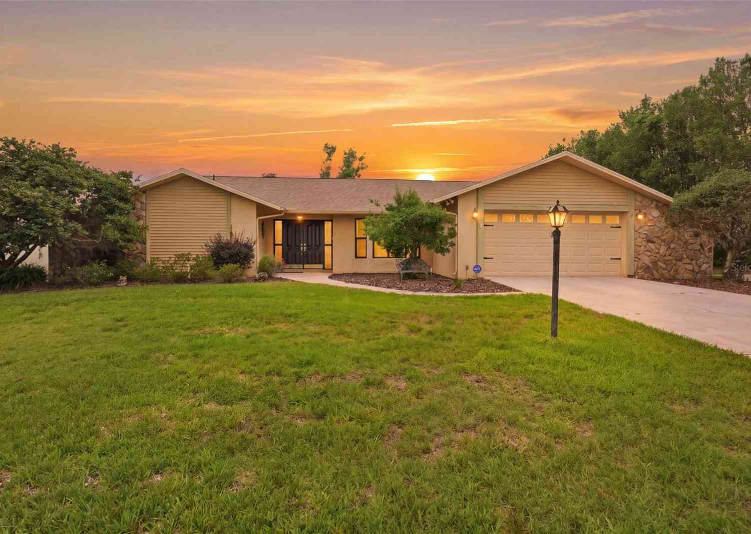 Homes For Sale - 5227 Suwannee Road<br/> WEEKI WACHEE, FL 34607