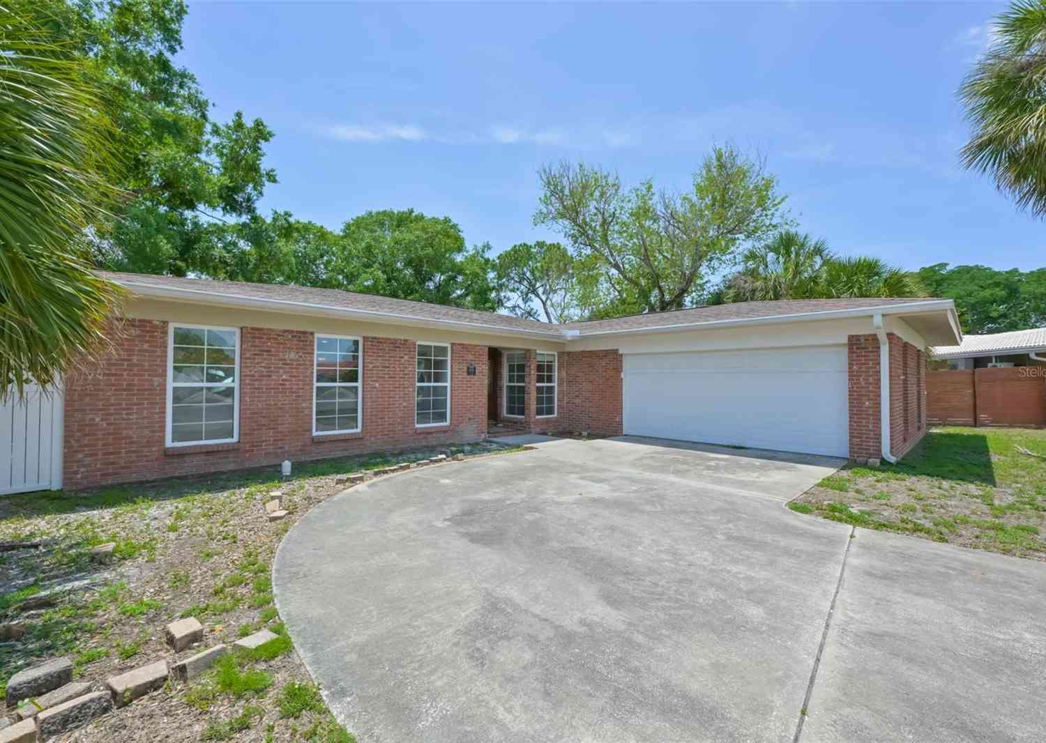 Homes For Sale - 8410 Lava Place<br/> Hillsborough County County, Tampa, FL 33615