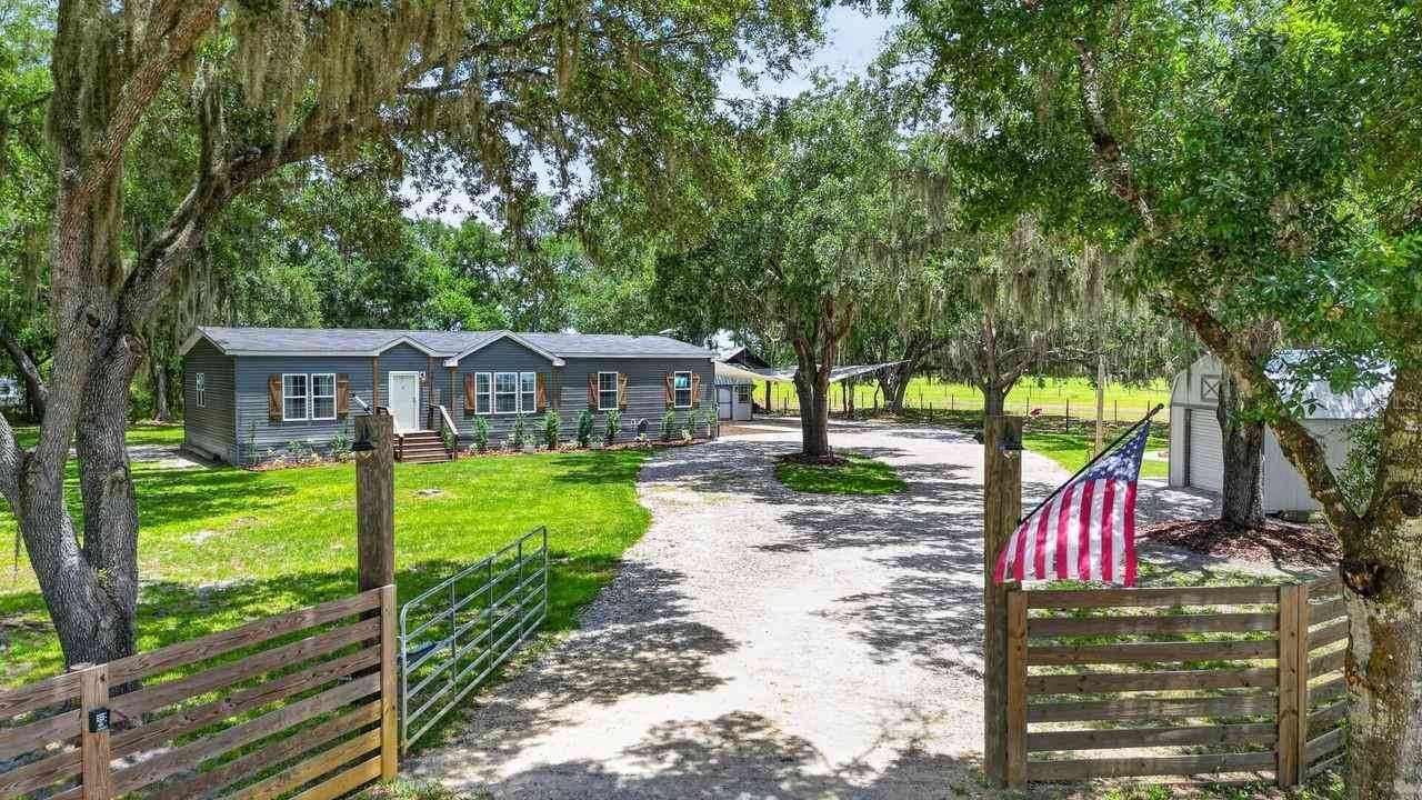 Mobile Home For Sale - 7622 SE Stewart Terrace<br/> Desoto County, ARCADIA, FL 34266