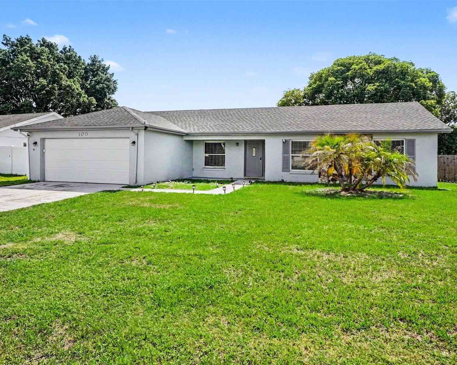 Homes For Sale - 105 Harness Lane<br/> KISSIMMEE, FL 34743