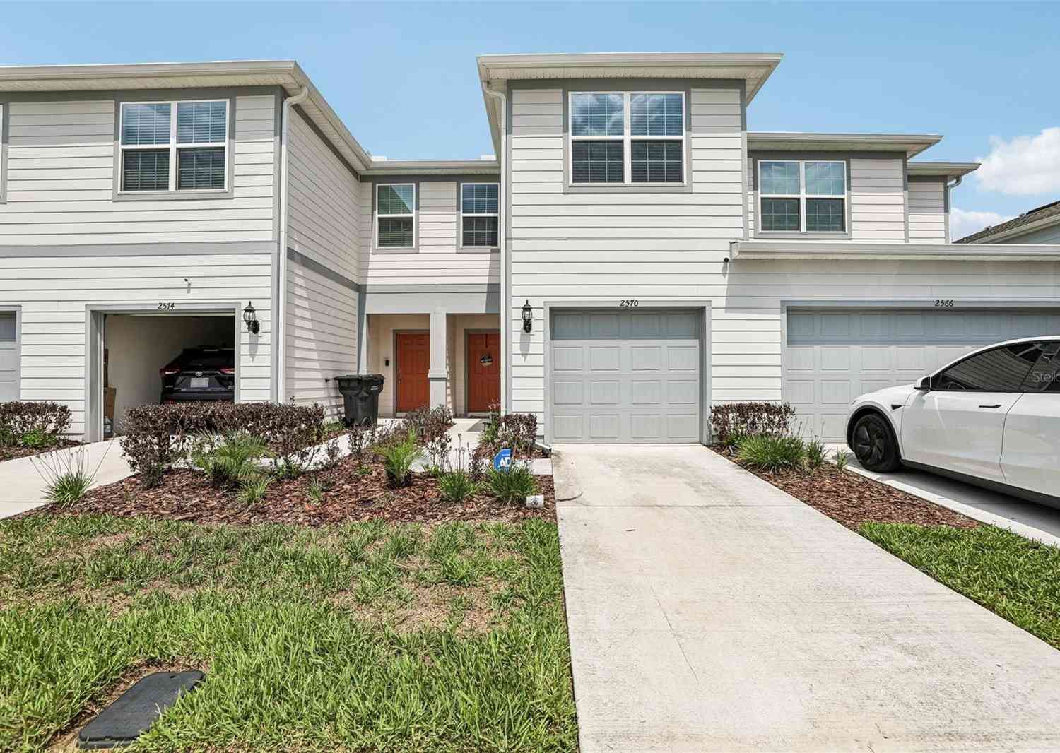Townhouse For Sale - 2570 Winsome Way<br/> DAVENPORT, FL 33896