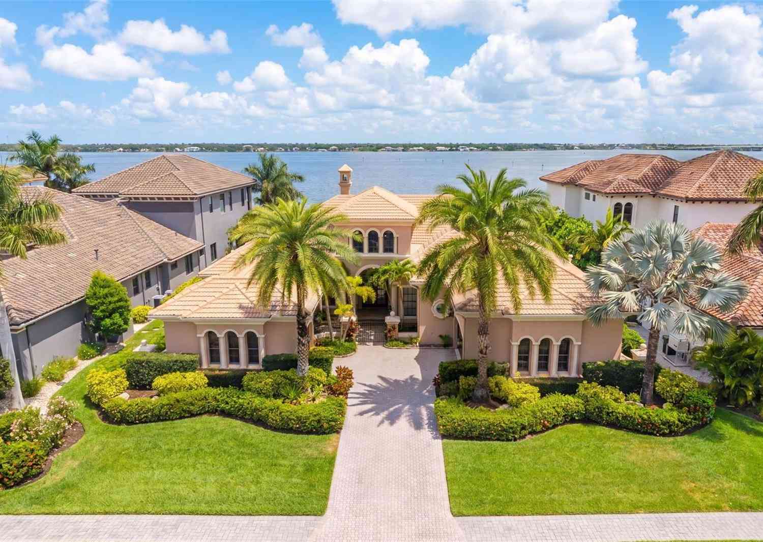 Homes For Sale - 4015 Hawk Island Drive<br/> BRADENTON, FL 34208
