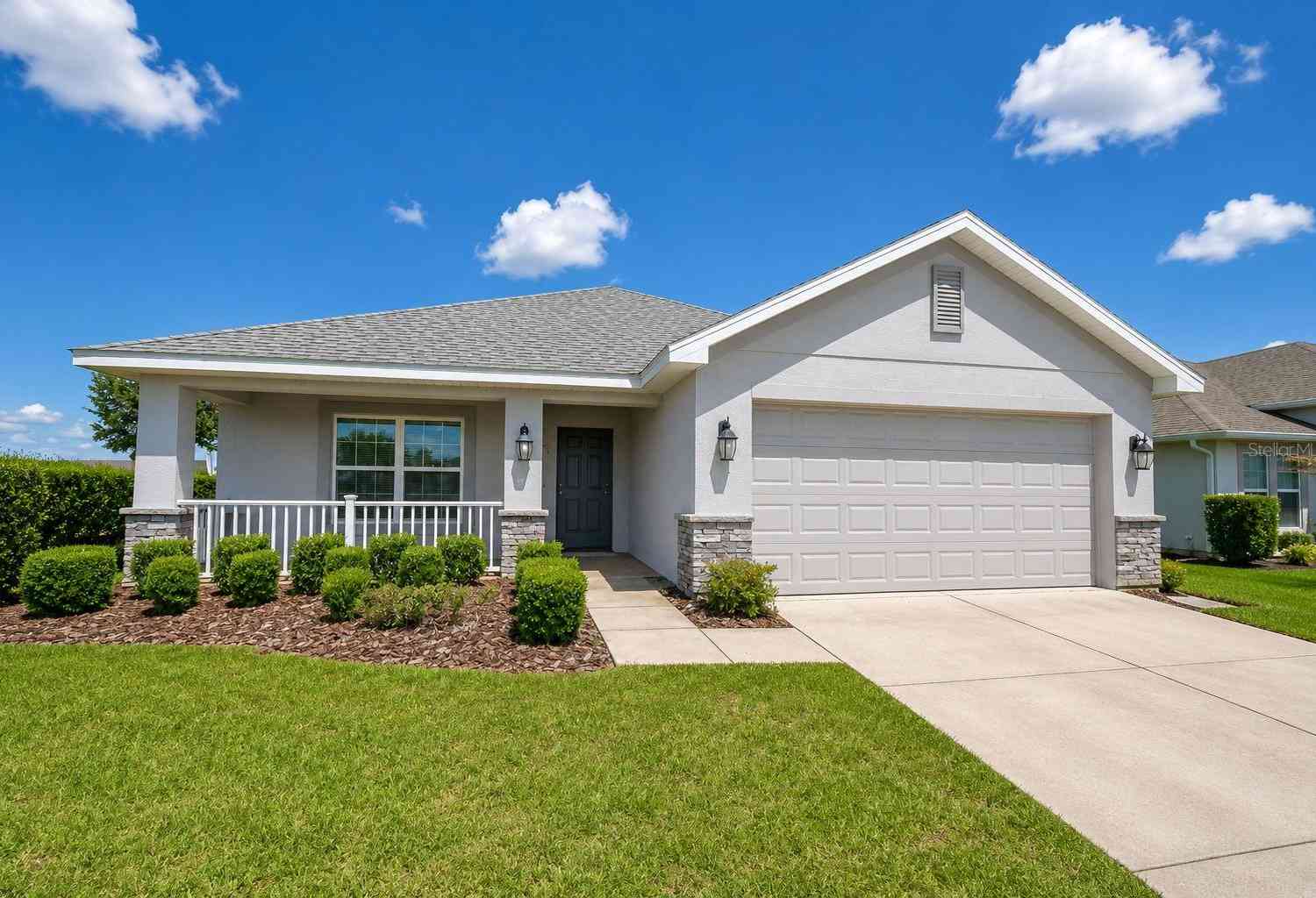 Homes For Sale - 836 Vienna Drive<br/> WINTER HAVEN, FL 33884