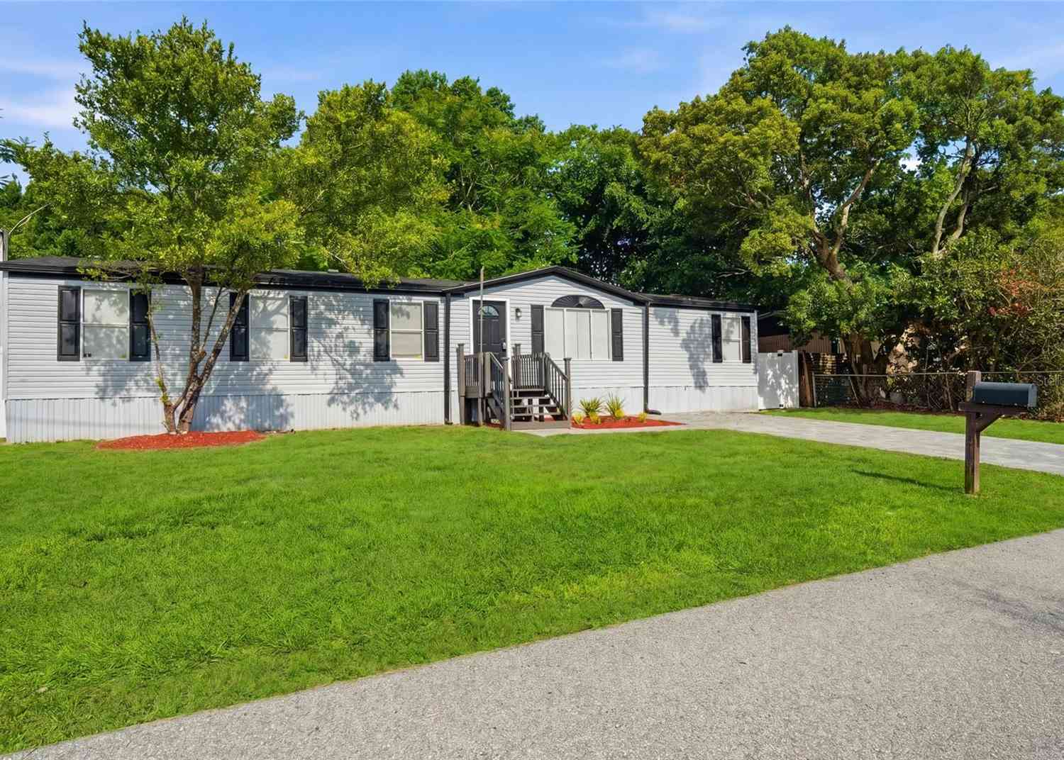 Mobile Home For Sale - 4519 Mobilaire Drive<br/> Orange County, ORLANDO, FL 32822