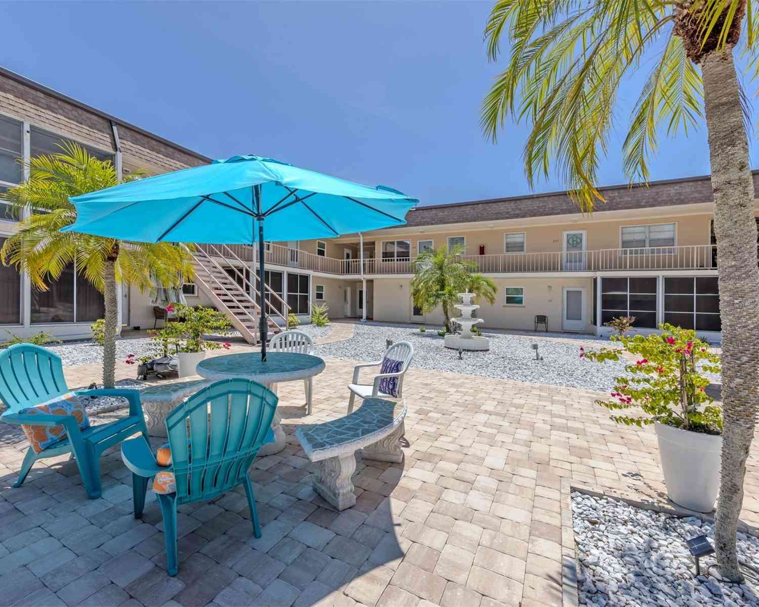 Condo For Sale - 537 Manatee Ct #204<br/> VENICE, FL 34285