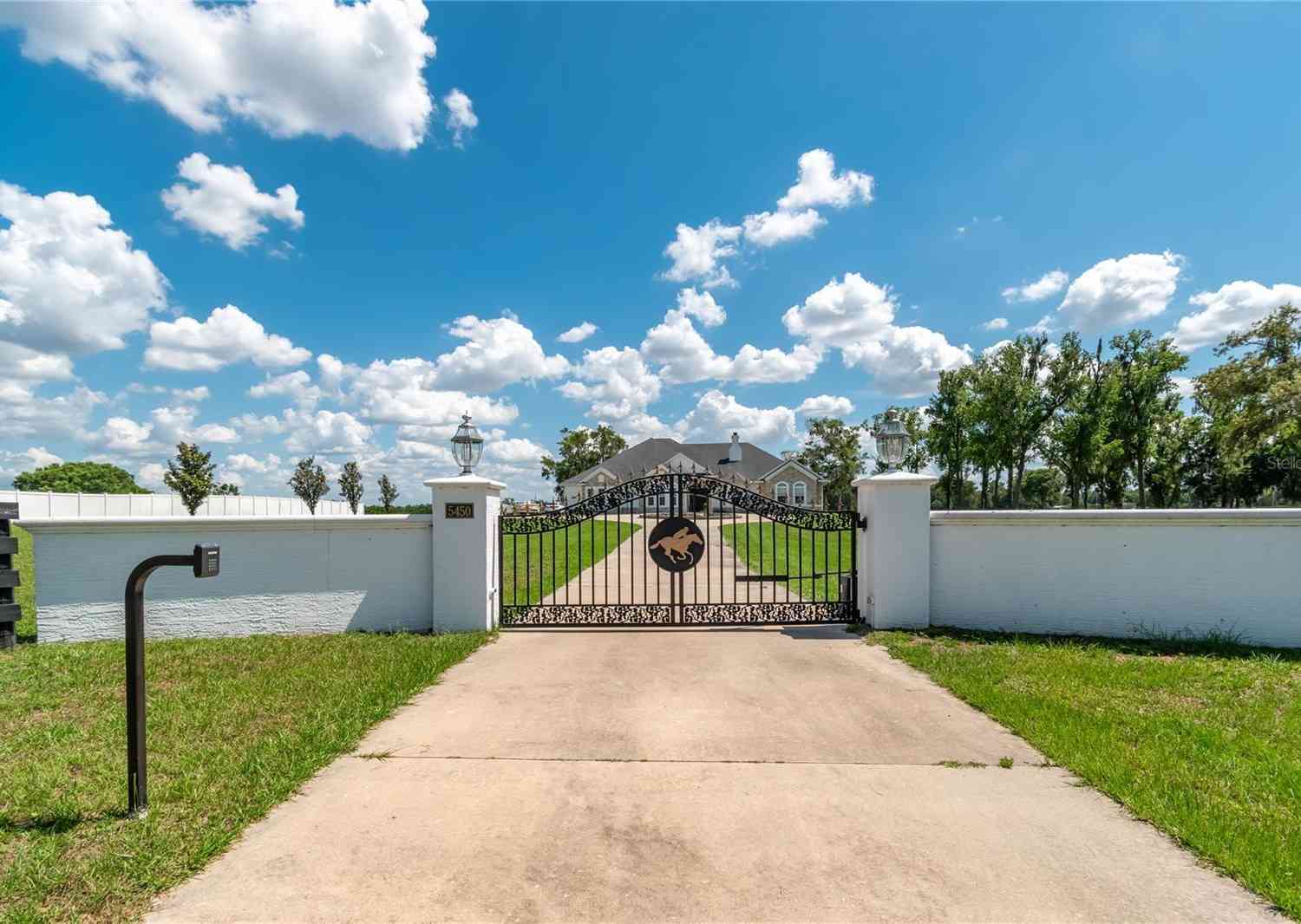 Homes For Sale - 5450 NW 100th Street<br/> OCALA, FL 34482