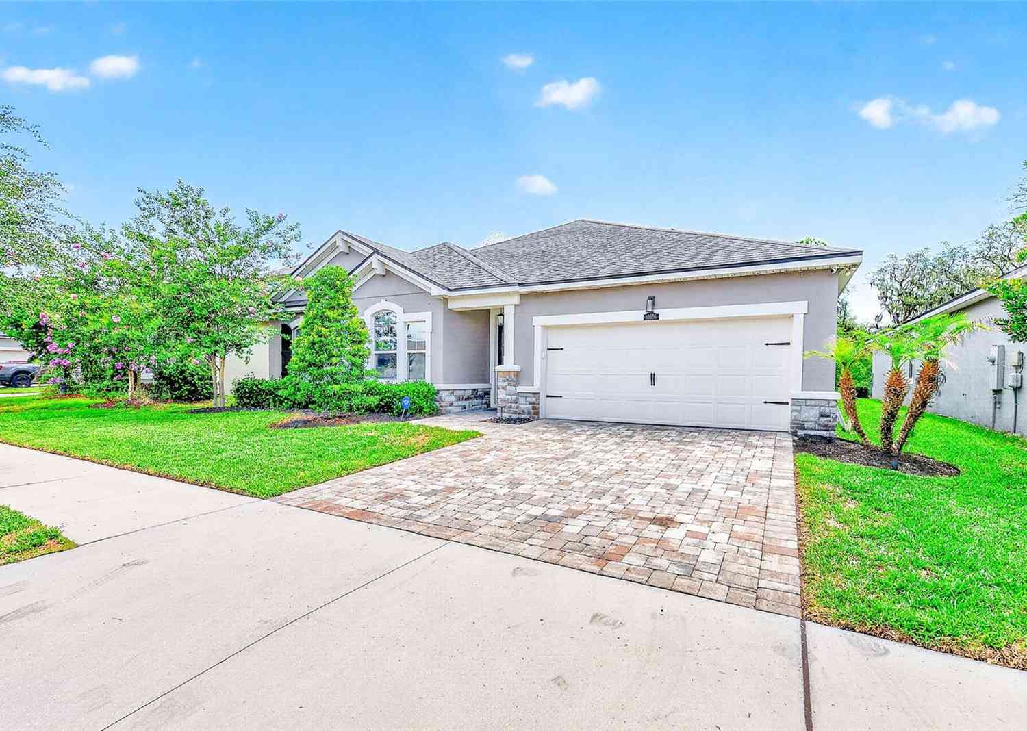 Homes For Sale - 10606 Planer Picket Drive<br/> RIVERVIEW, FL 33569