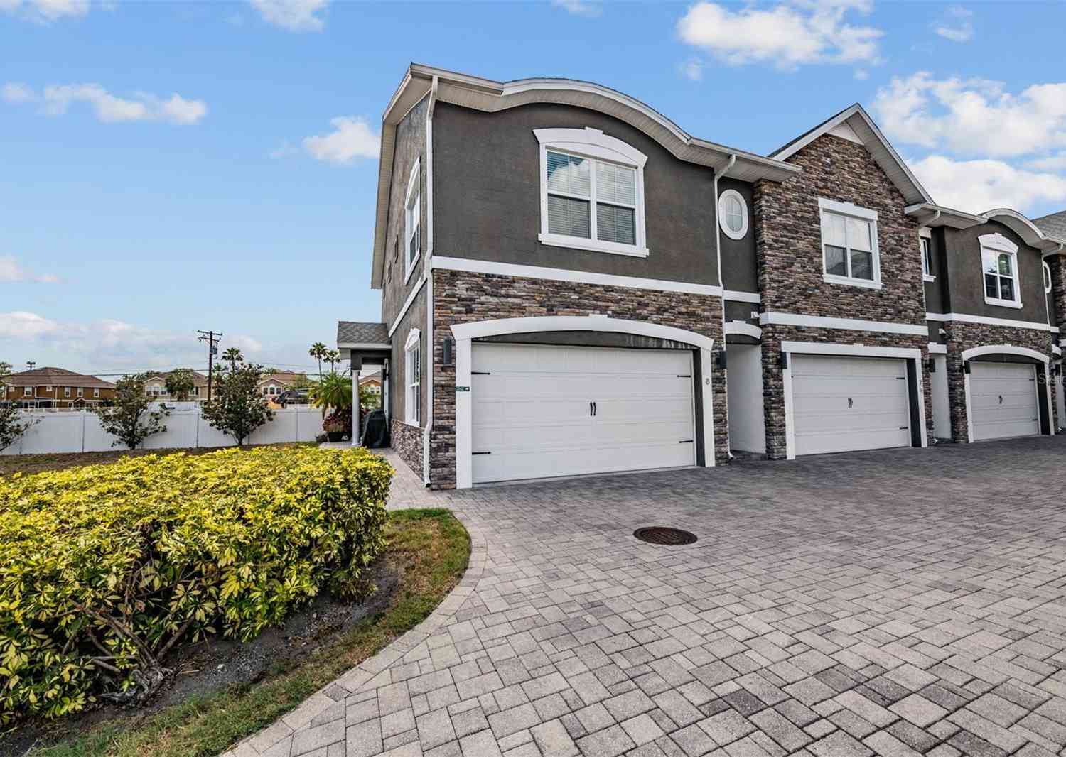 Townhouse For Sale - 6921 Interbay Boulevard #8<br/> Hillsborough County County, Tampa, FL 33616