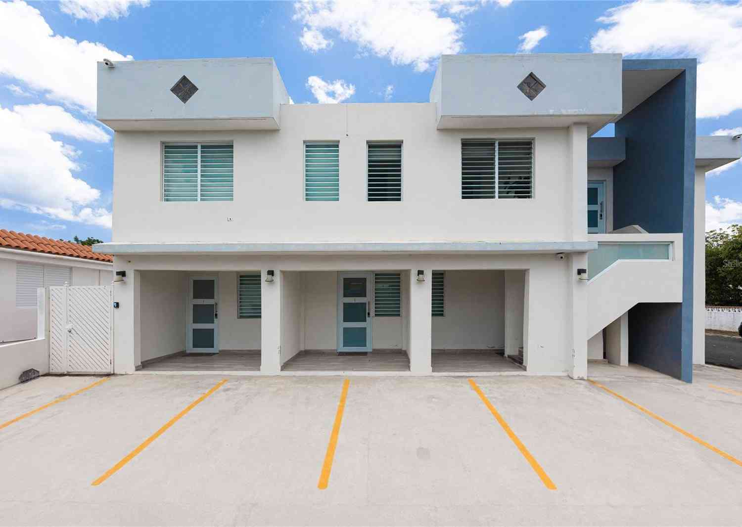 Multifamily For Sale - R1491 Paseo Dulcemar Levittown Lakes<br/> TOA BAJA, PR 00949