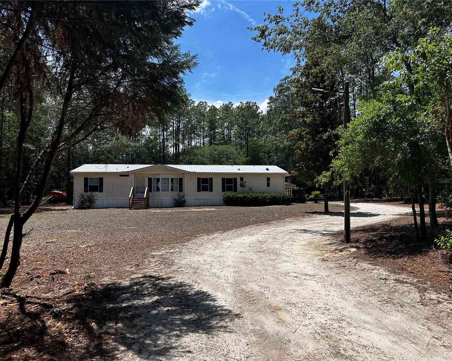 Mobile Home For Sale - 3890 SW 189th Avenue<br/> DUNNELLON, FL 34432