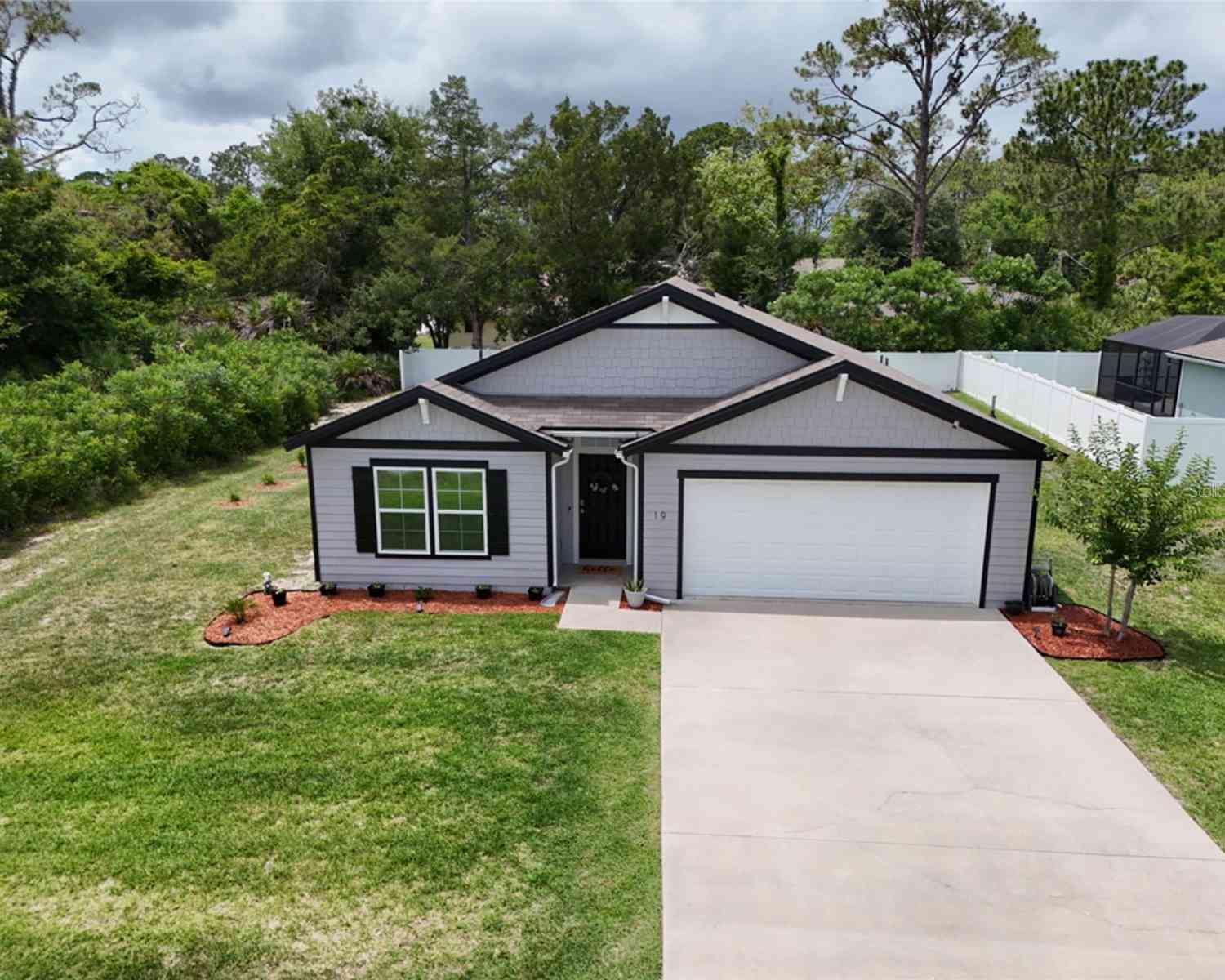 Homes For Sale - 19 Prescott Lane<br/> PALM COAST, FL 32164