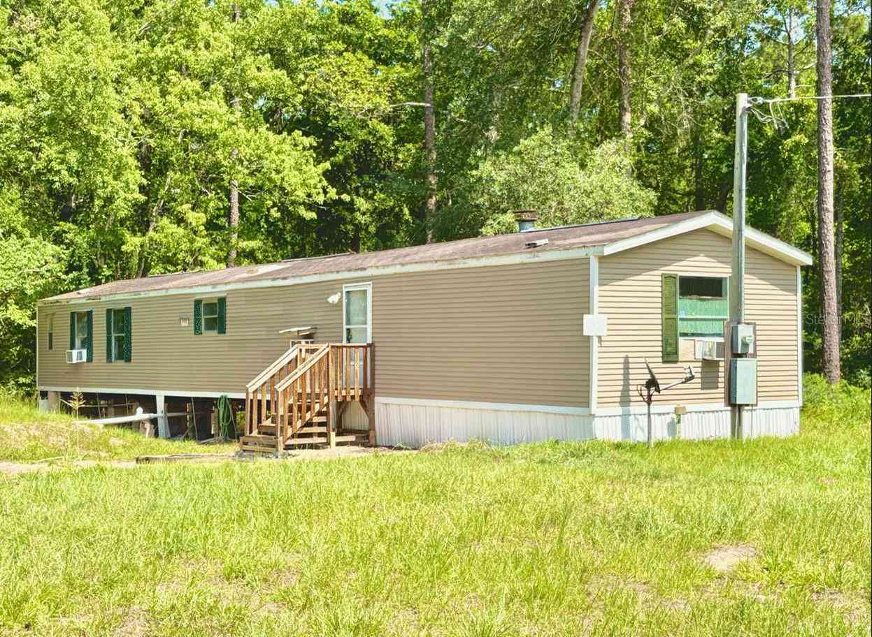 Mobile Home For Sale - 112 Pridgeon Street<br/> INTERLACHEN, FL 32148