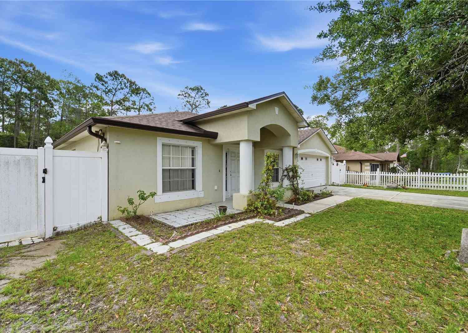 Homes For Sale - 1675 10th Avenue<br/> DELAND, FL 32724