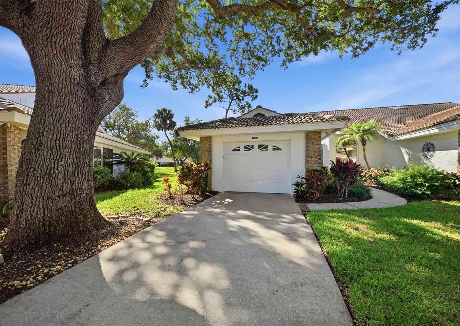 Villa For Sale - 5807 Garden Lakes Palm<br/> BRADENTON, FL 34203